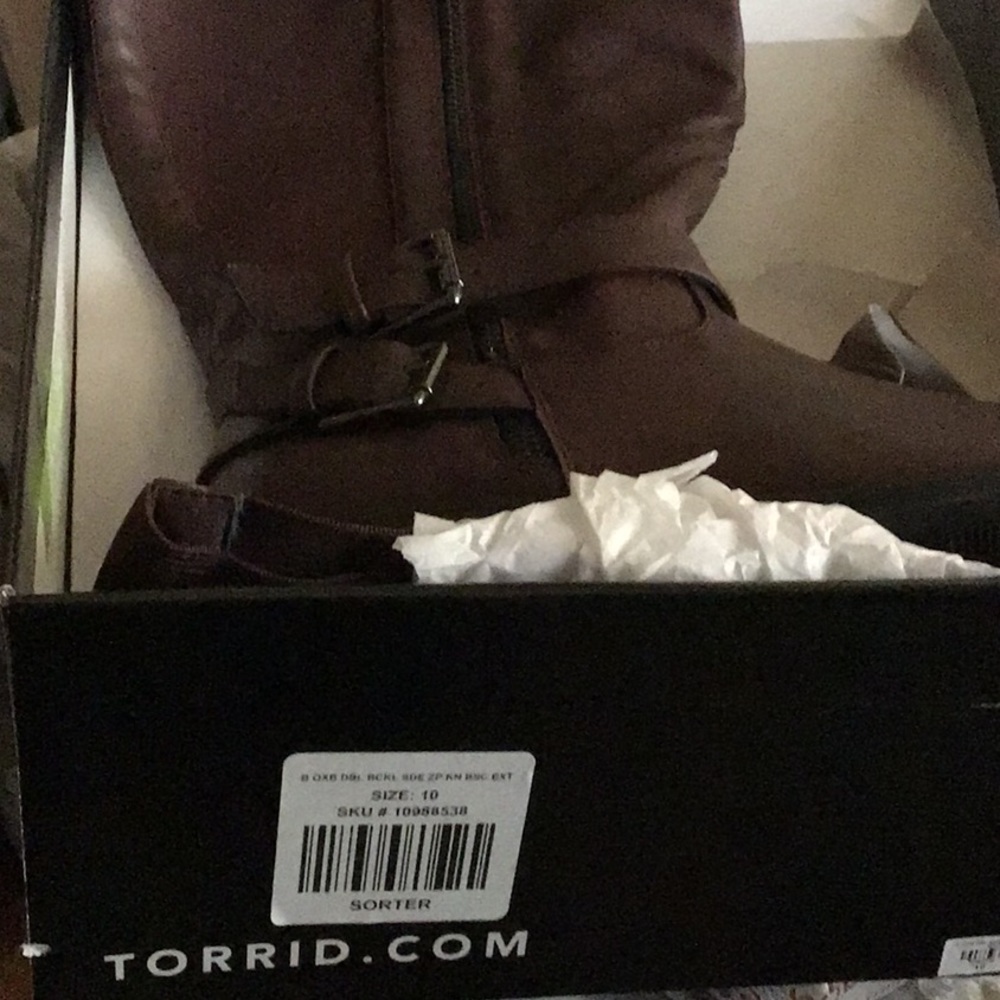Torrid size 10 Oxblood Bal size zip KN BSC Ext